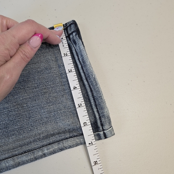 NWT Rue21 Cropped Distressed Jeans - Picture 10 of 13